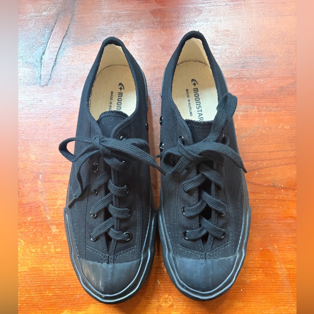 Moonstar Gym Classic Shoes All black size 5.5/6 women’s